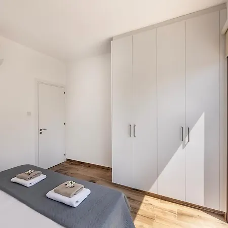 Ionion H30 بيت للعطل أيا نابا