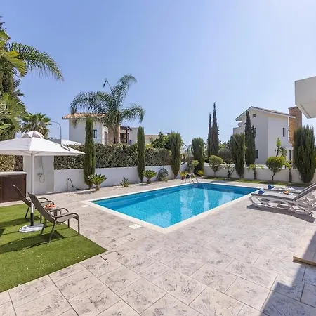 Ionion H30 بيت للعطل أيا نابا