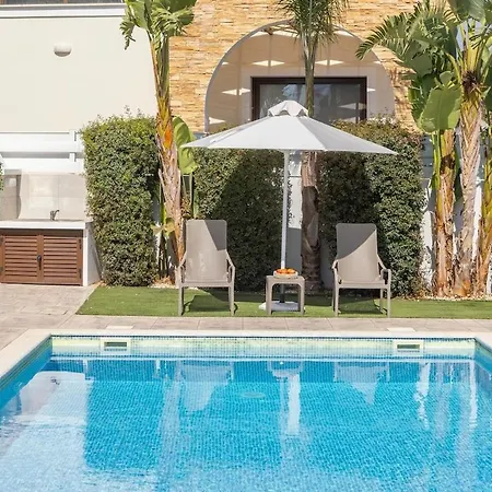 Semesterbostad Ionion H30 *