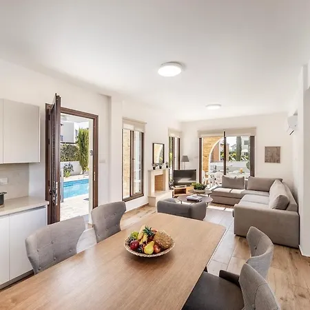 Ionion H30 * أيا نابا