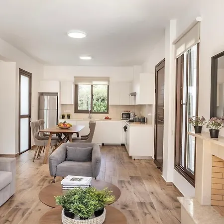 Ionion H30 Semesterbostad *