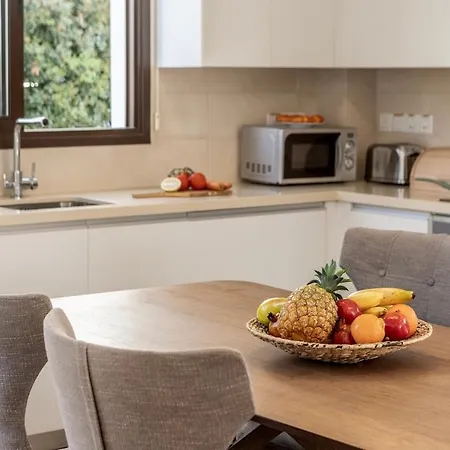 Ionion H30 Case de vacanță *