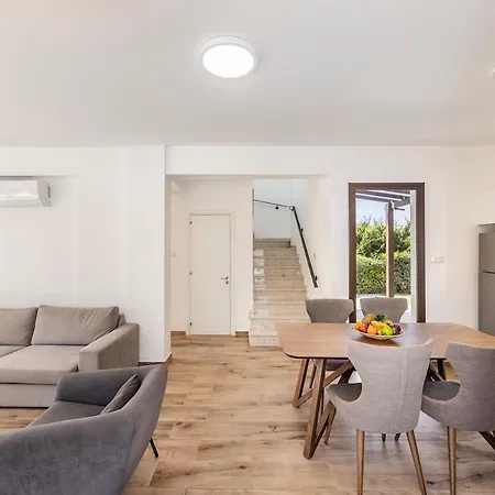 Case de vacanță Ionion H30 *